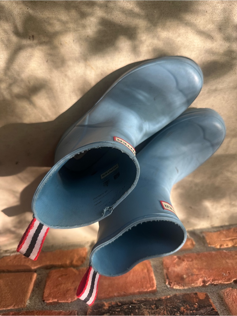 Hunter Short Rain Boots in Powder Blue with Red-Striped Heel Tabs - Picture 2 of 7